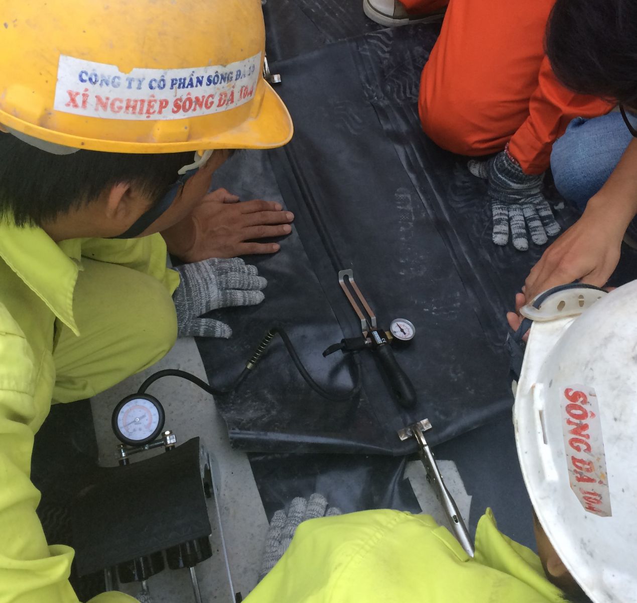 Màng HDPE yêu cầu kiểm tra độ kín khí mối hàn - Đảm bảo sự bền vững cho công trình